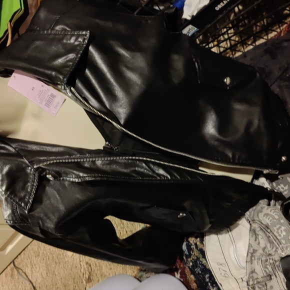 Hugh bundle of Nwt women's clothes N more - Picture 12 of 14